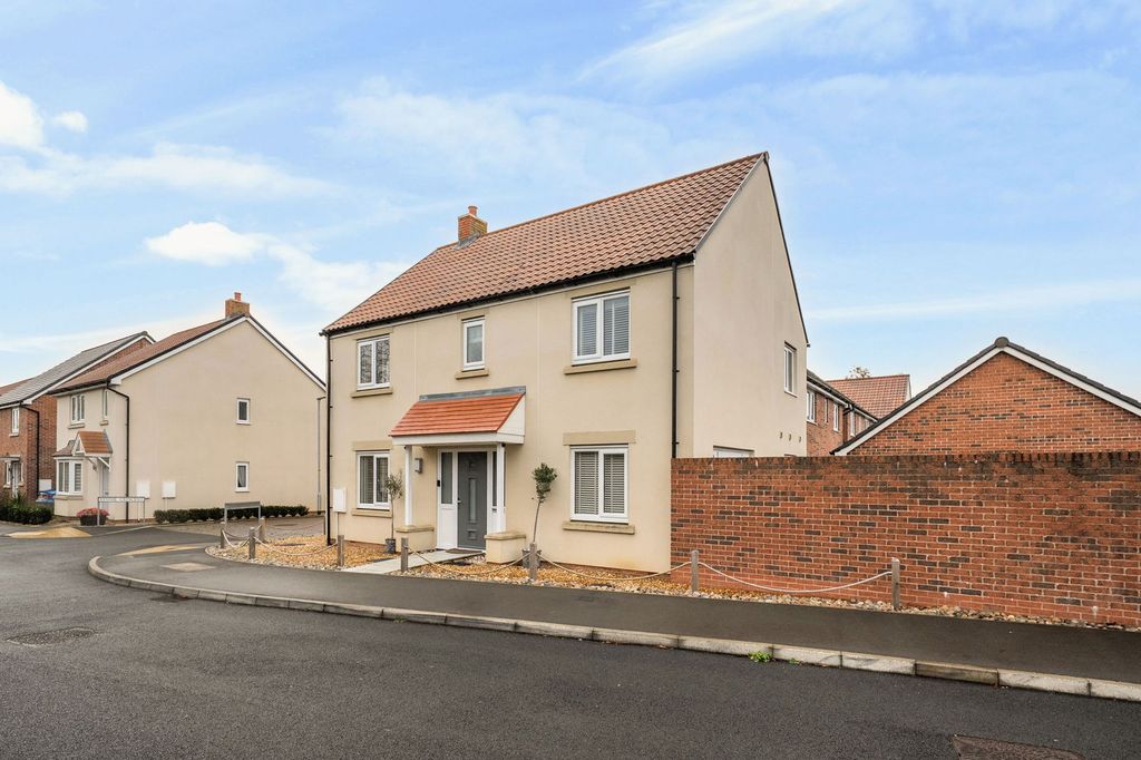 Property photo 1 of 21