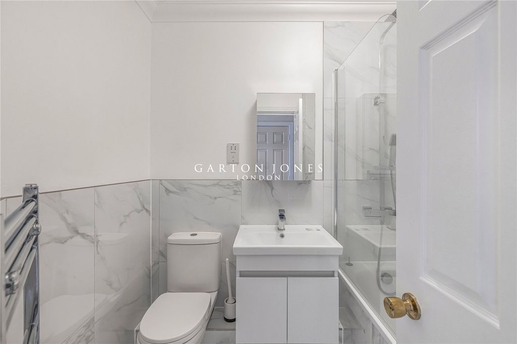 Property photo 3 of 12 Bathroom