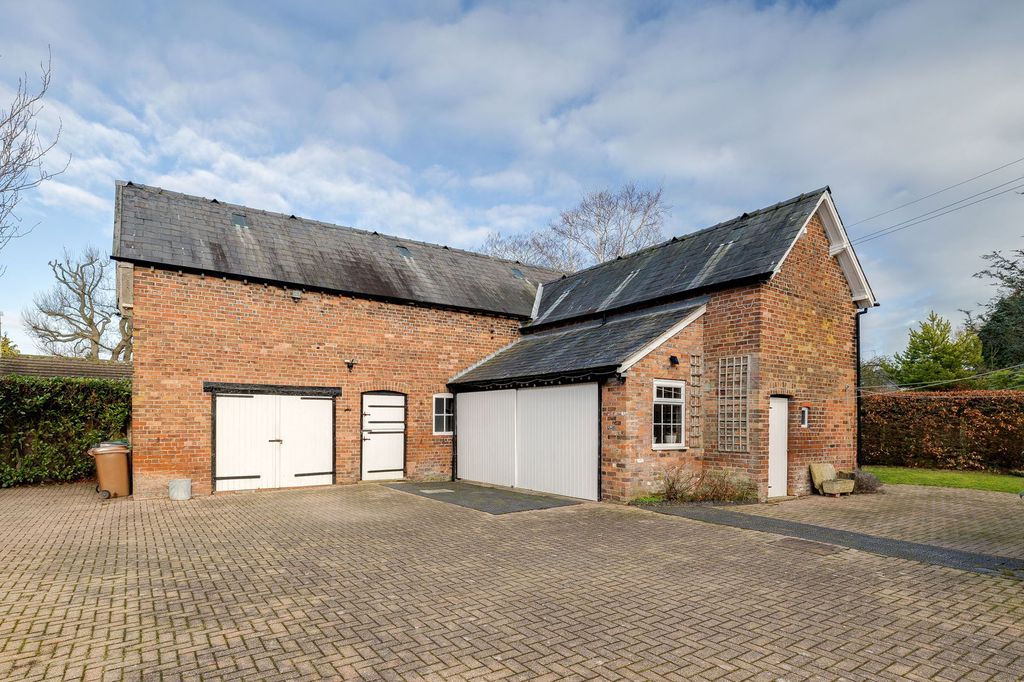 Property photo 2 of 38