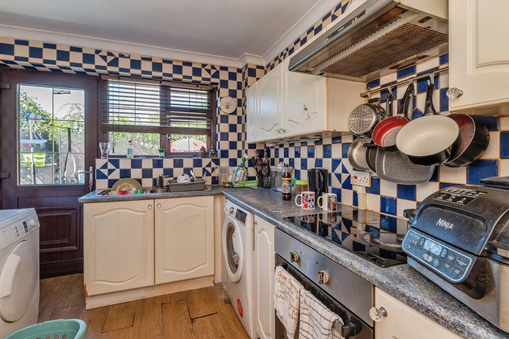 Property photo 3 of 14 Pbox-Img.Jpg