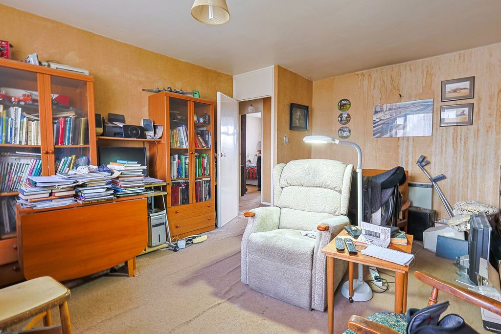 Property photo 3 of 8