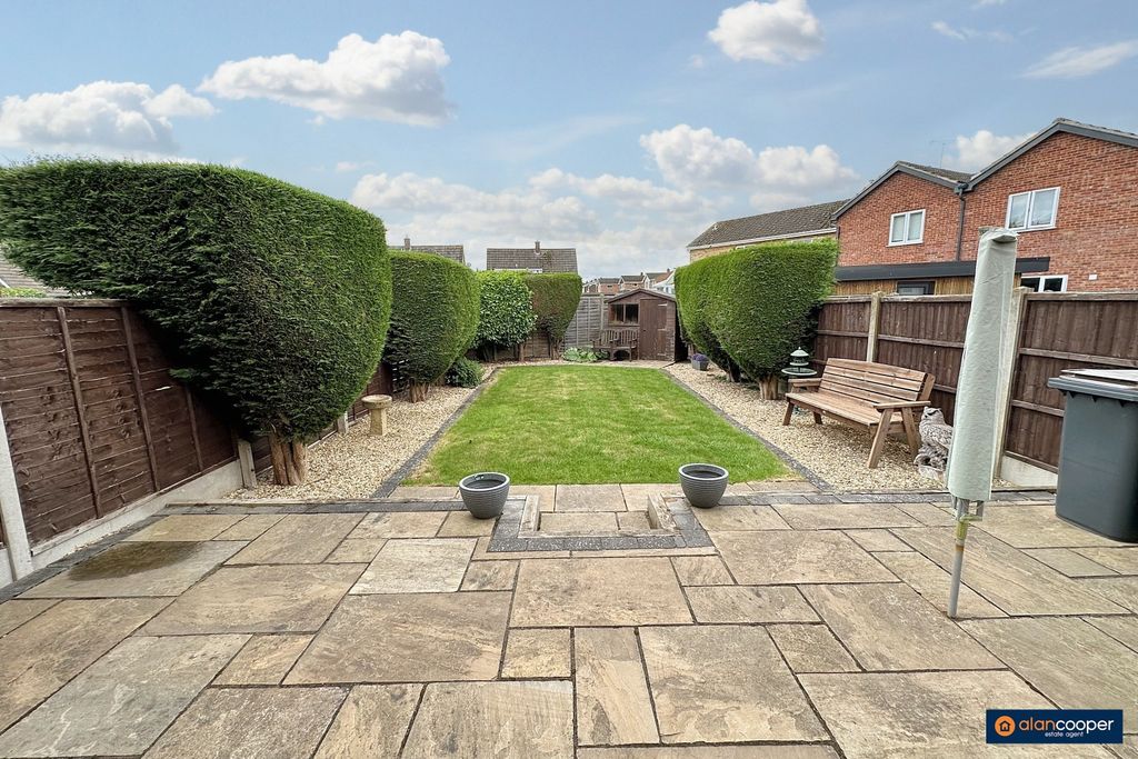 Property photo 2 of 17 3861154