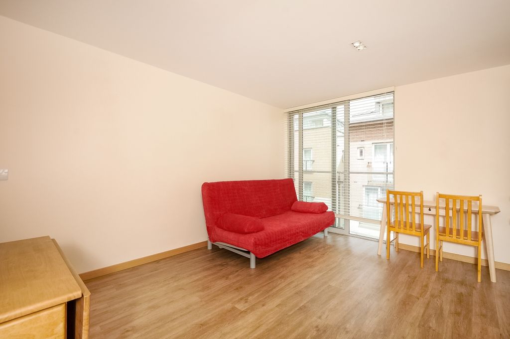 Property photo 3 of 7 Richmond Road Recept