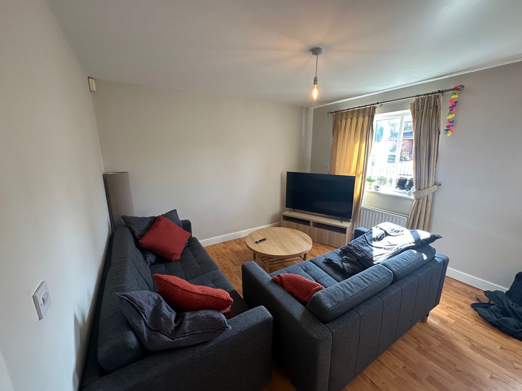Property photo 2 of 6