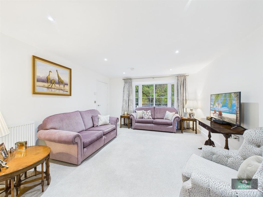 Property photo 3 of 27 Cam04622G0-Pr0110-Still010.Jpg