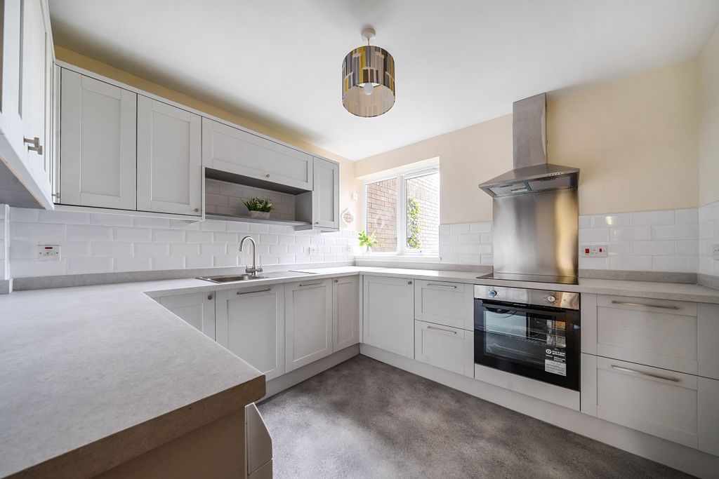 Property photo 2 of 19 Kitchen