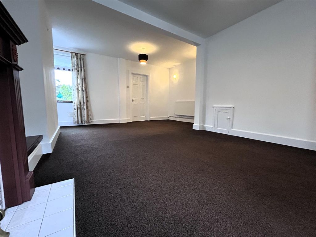 Property photo 2 of 10 Lounge