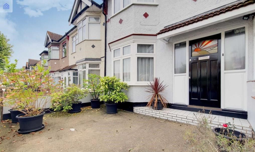 Property photo 2 of 18