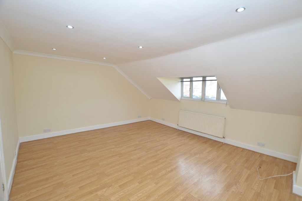 Property photo 2 of 8 Picture No. 10
