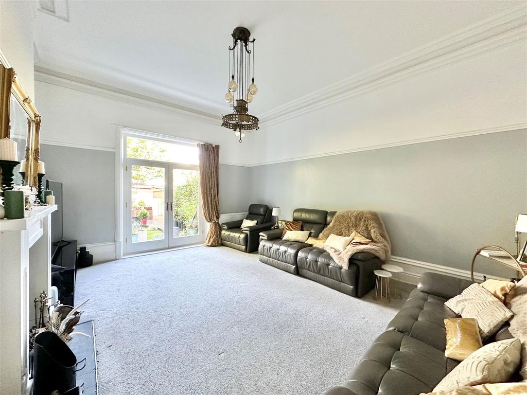 Property photo 3 of 22