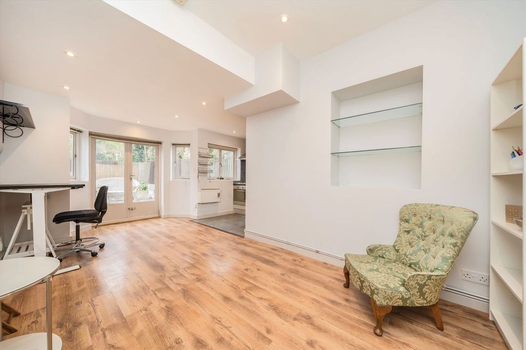 Property photo 2 of 6