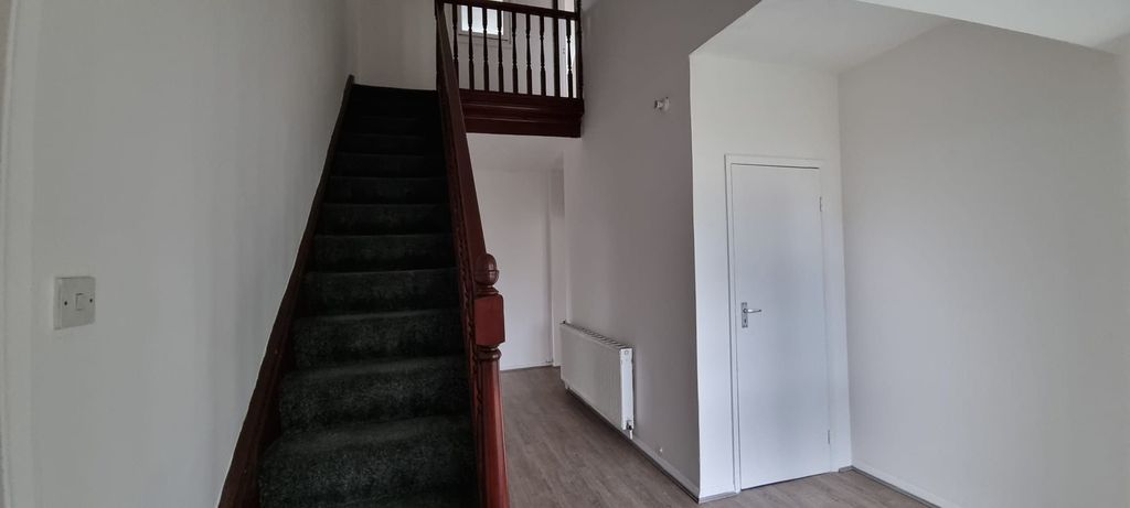 Property photo 2 of 19 Photograph 2