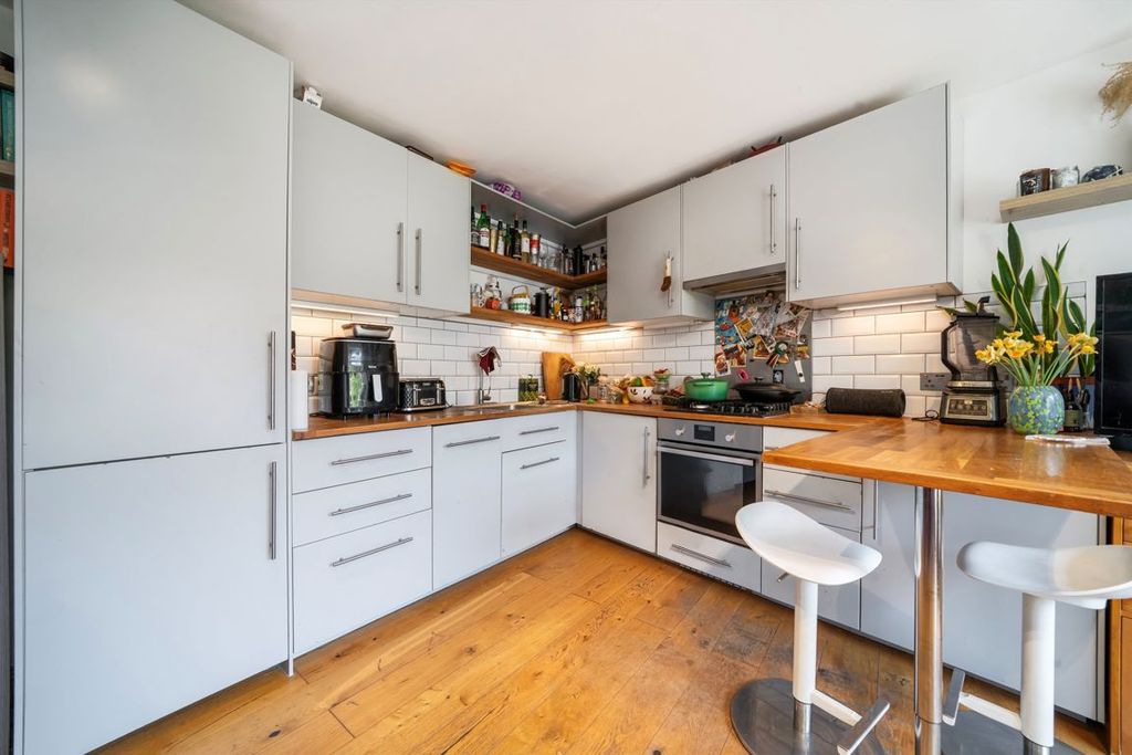 Property photo 3 of 5