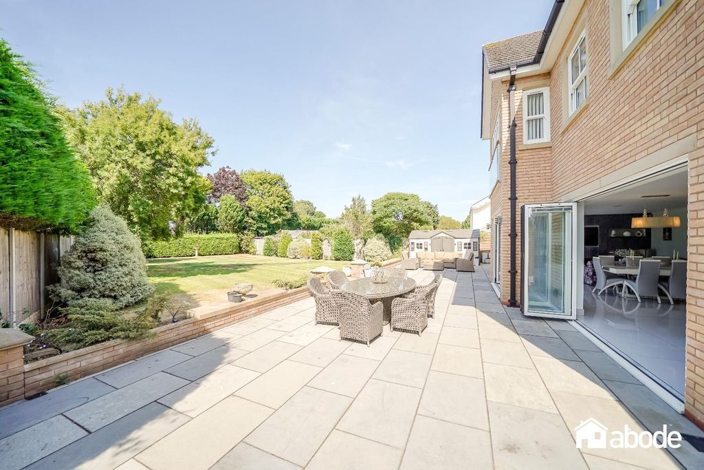 Property photo 3 of 49