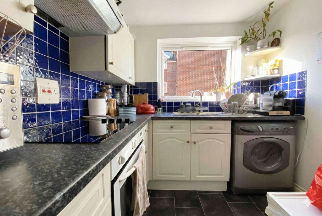 Property photo 3 of 5 5Durhamkit