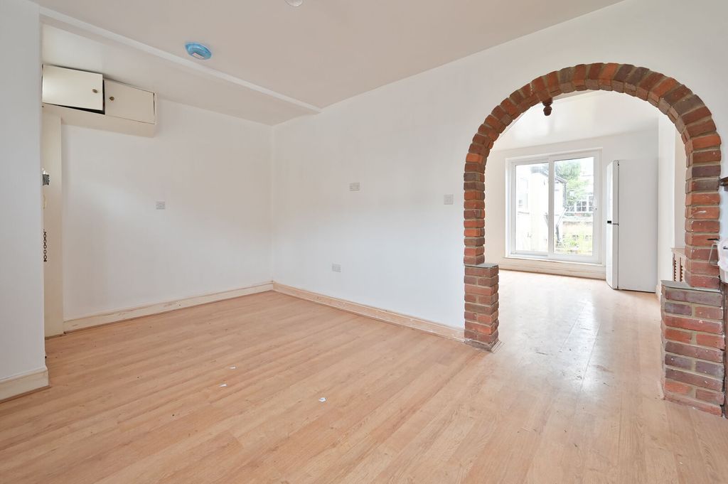 Property photo 3 of 14