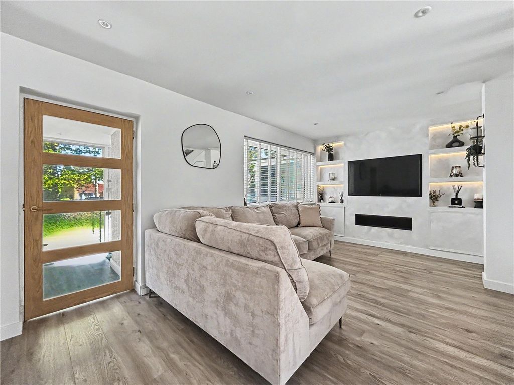 Property photo 1 of 23 Picture No. 04