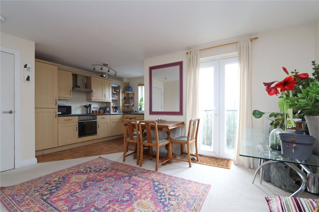 Property photo 2 of 12 Picture No. 11