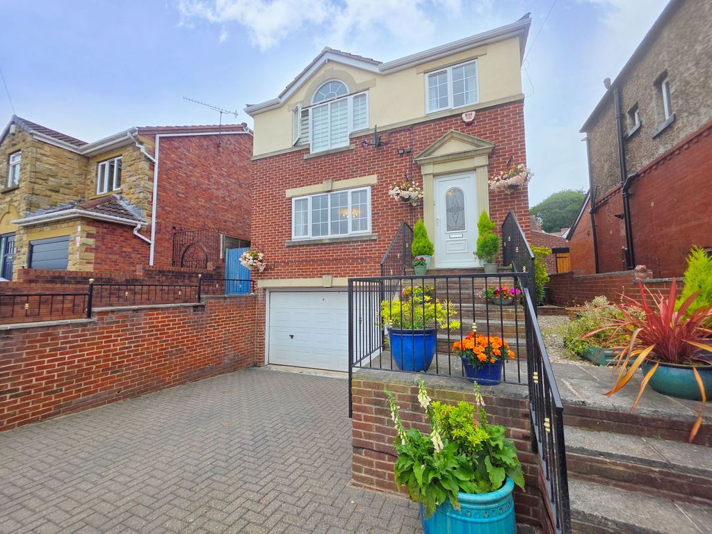 Property photo 1 of 27