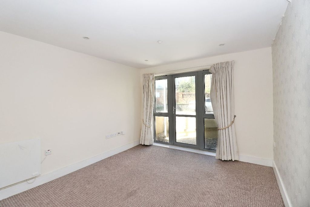 Property photo 3 of 7