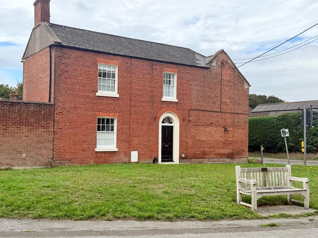 Property photo 1 of 32