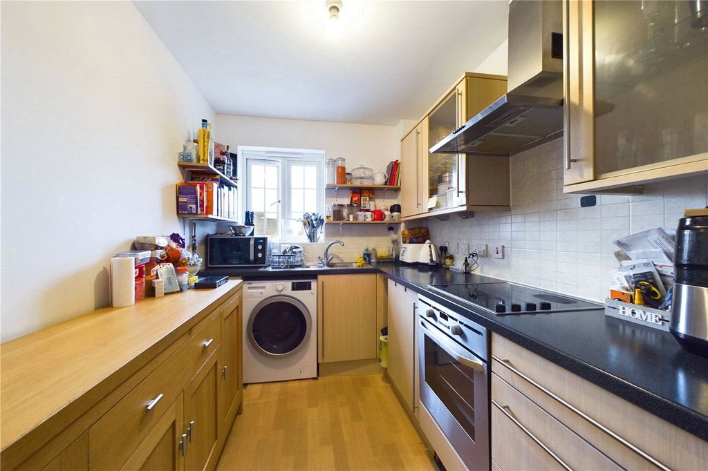 Property photo 3 of 12 Kitchen