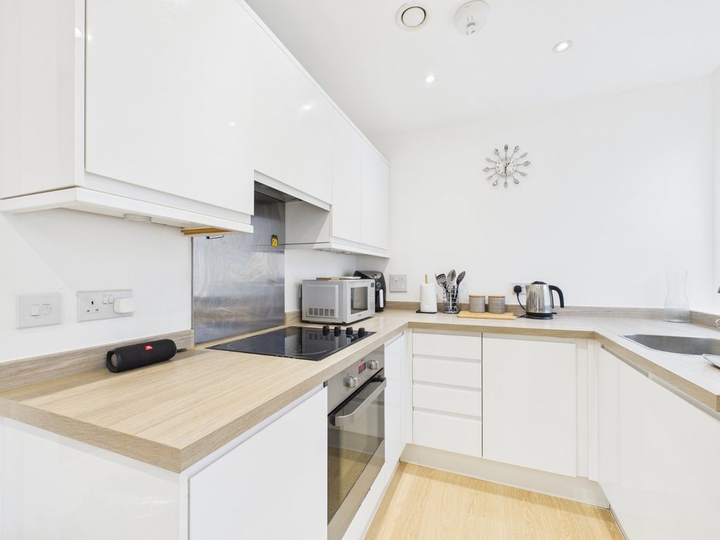 Property photo 2 of 17 Kitchen