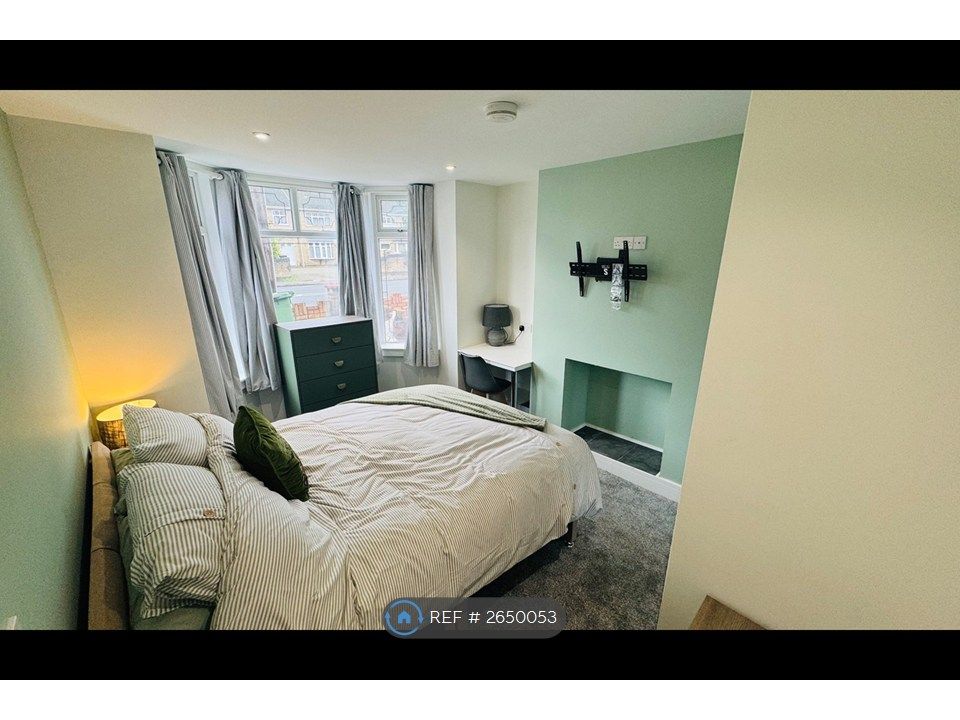 Property photo 1 of 33 Bedroom 1 - Couples Double Room