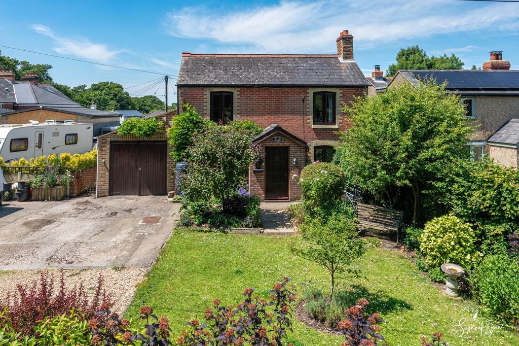 Property photo 1 of 32
