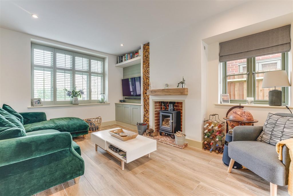 Property photo 3 of 18