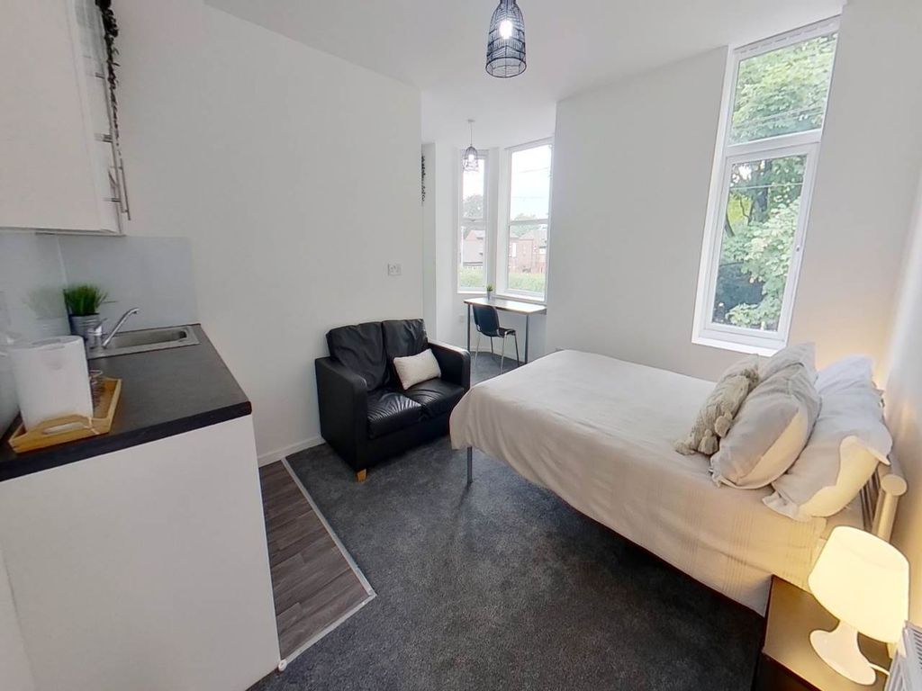 Property photo 1 of 7 R6