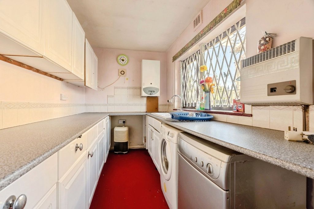 Property photo 3 of 10 Photo