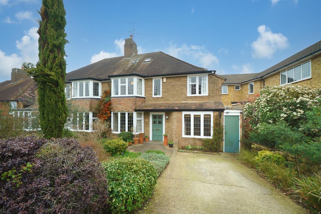 Property photo 1 of 28 28A-Townsend-Drive-1001.Jpg