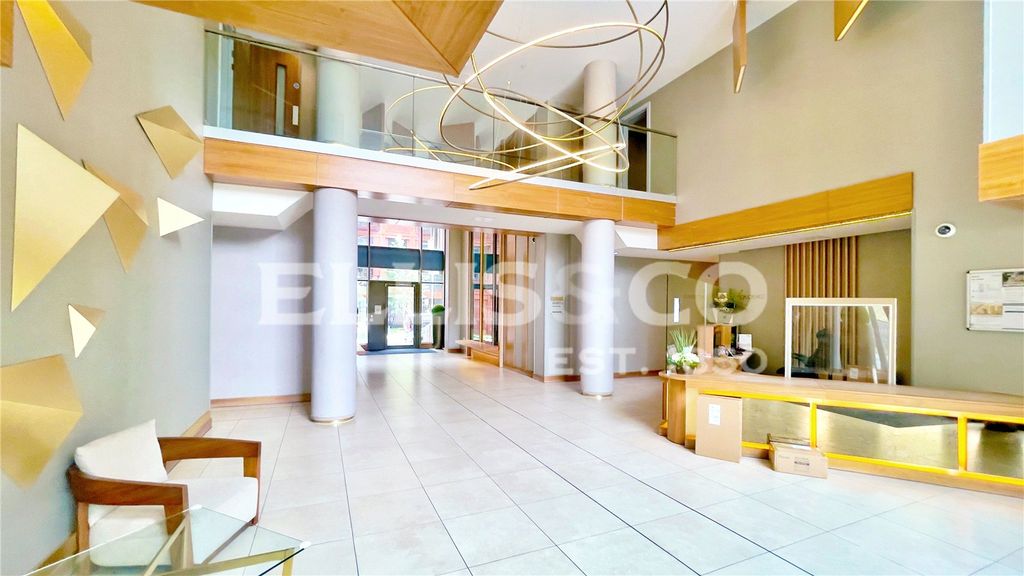 Property photo 2 of 13 Picture No. 35