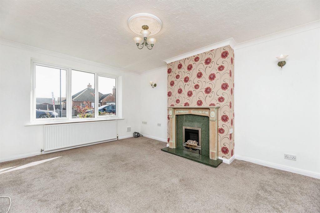 Property photo 3 of 21