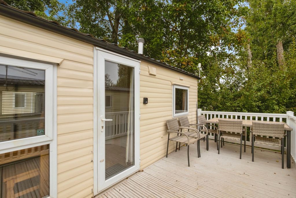 Property photo 2 of 15 Photo