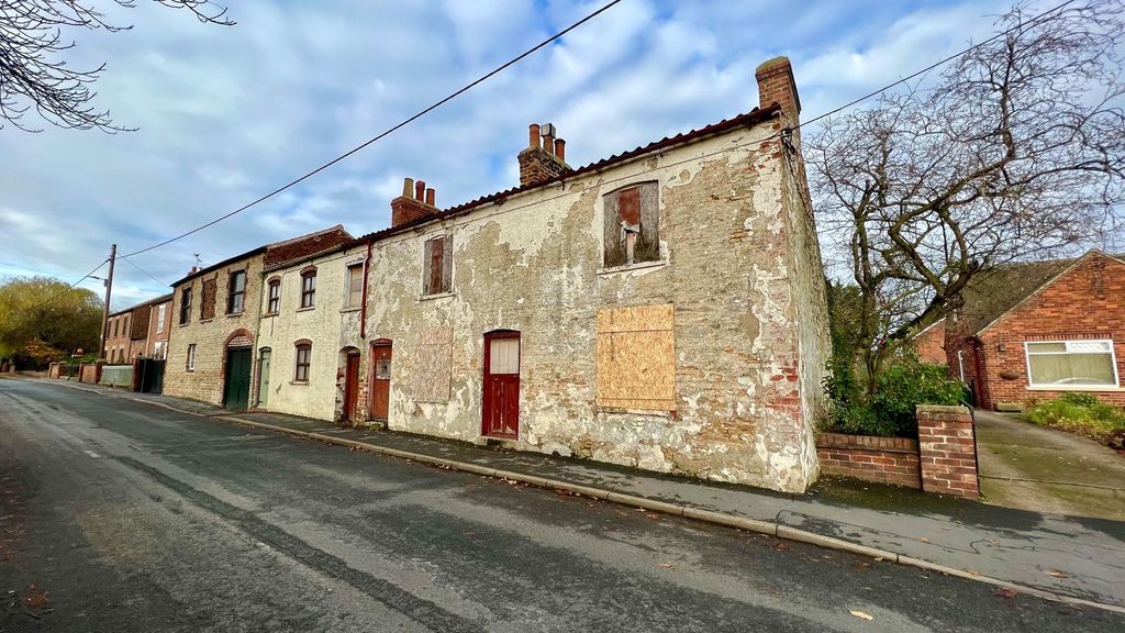 Property photo 1 of 9