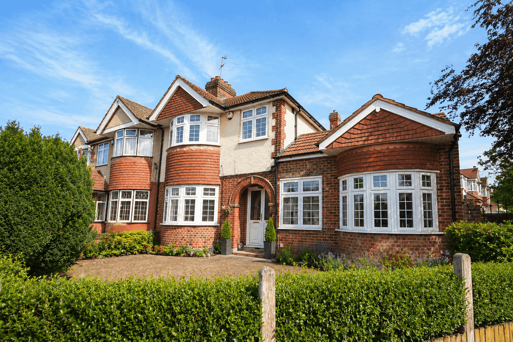 Property photo 1 of 15 Devon Close, Perivale, Middlesex Ub6