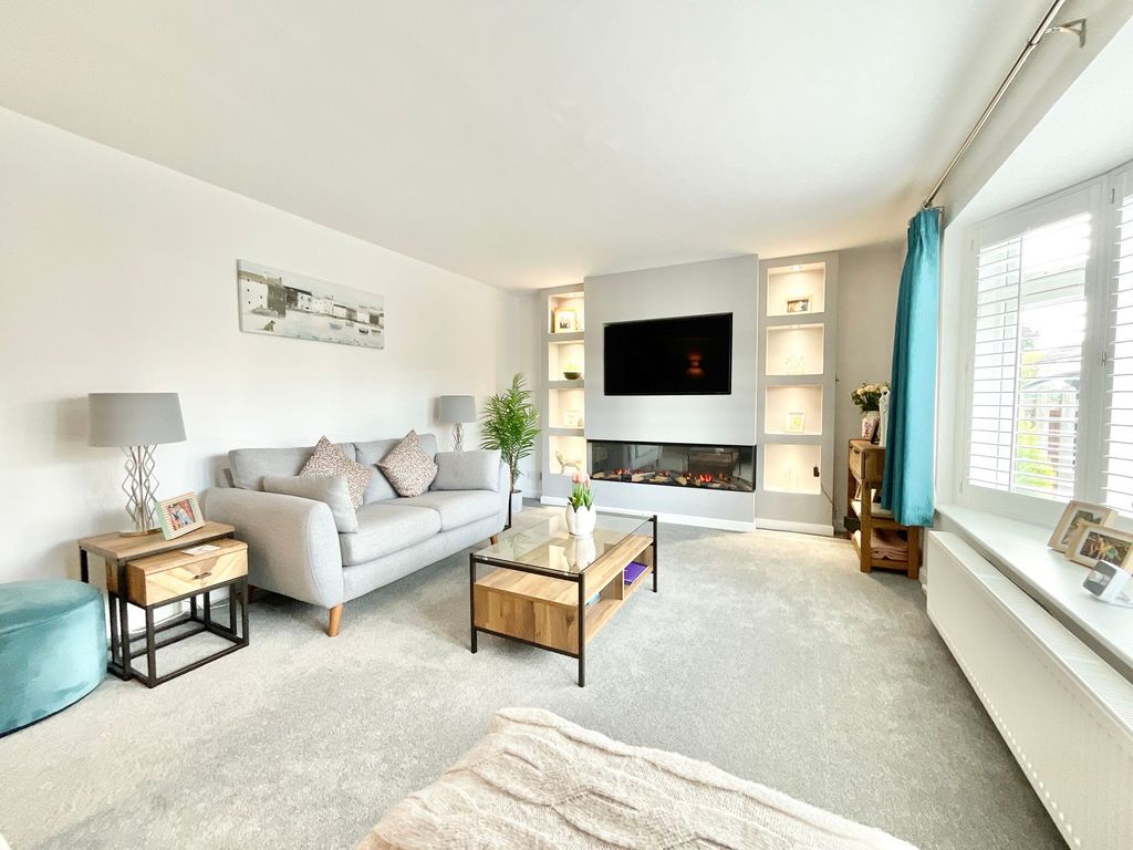 Property photo 2 of 30