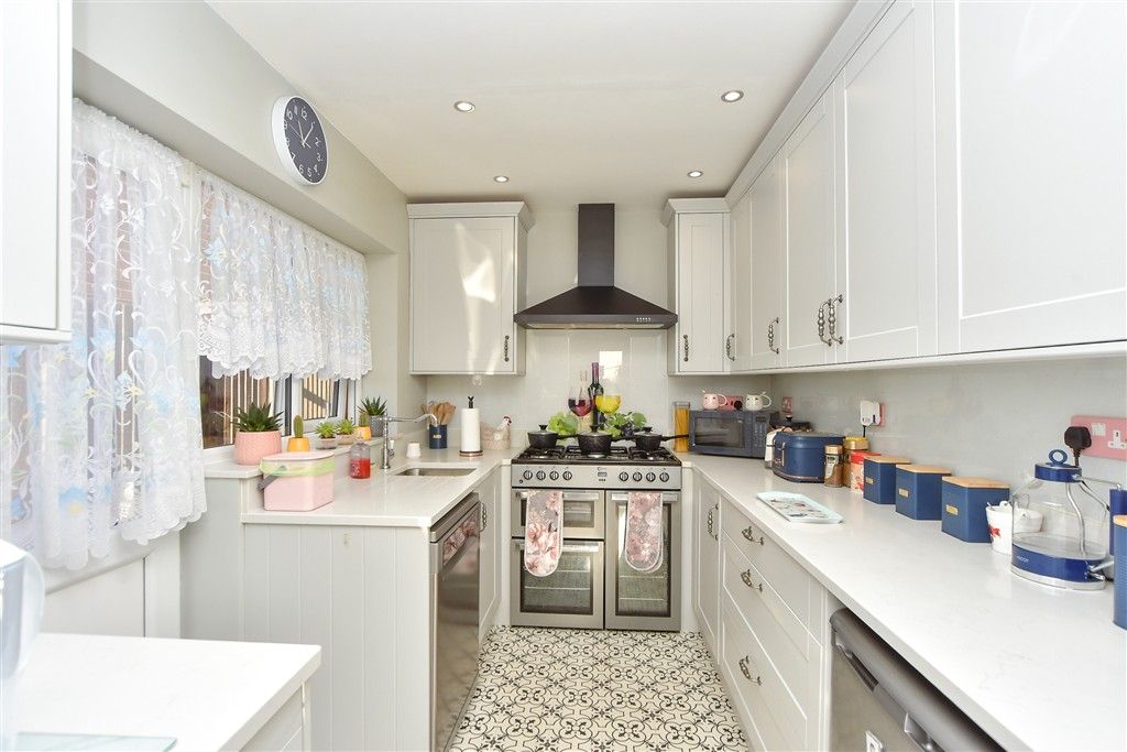 Property photo 3 of 15 Kitchen