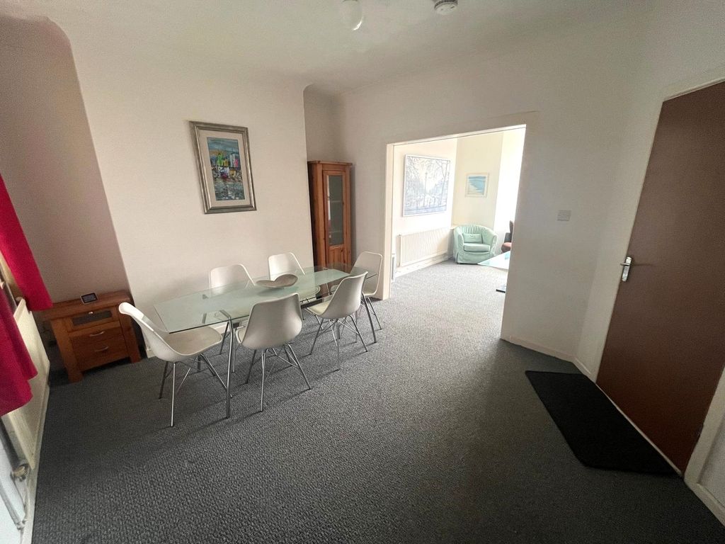 Property photo 3 of 14 Dining Room