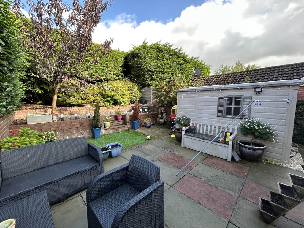 Property photo 2 of 25