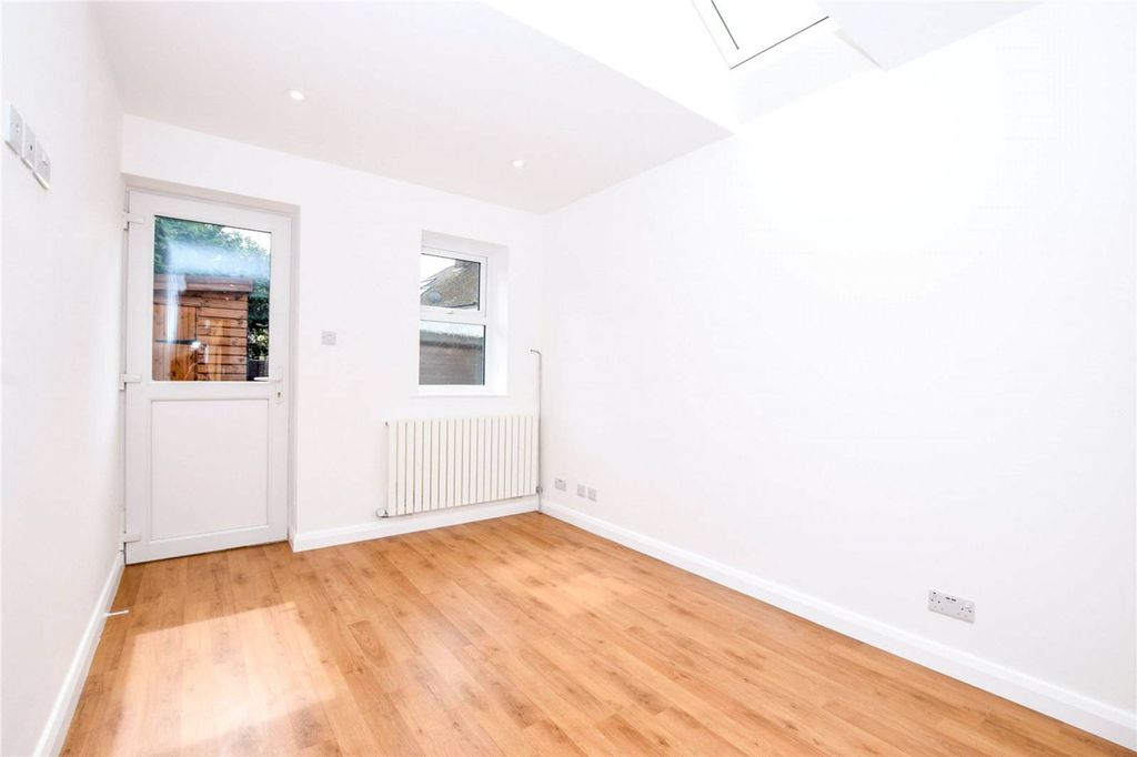 Property photo 3 of 5