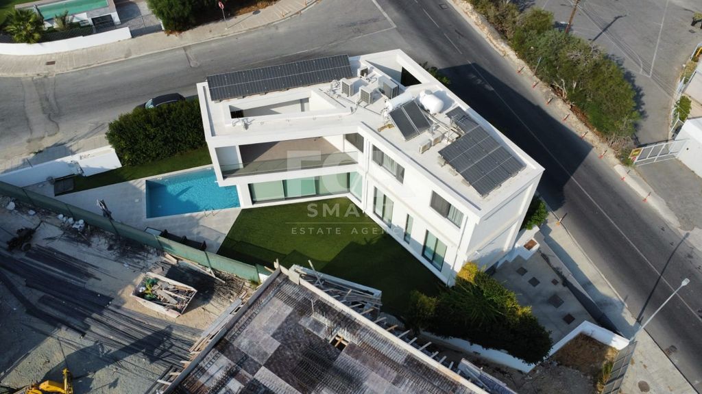 Property photo 1 of 23 Unique Villa For Sale In Agios Athanasios