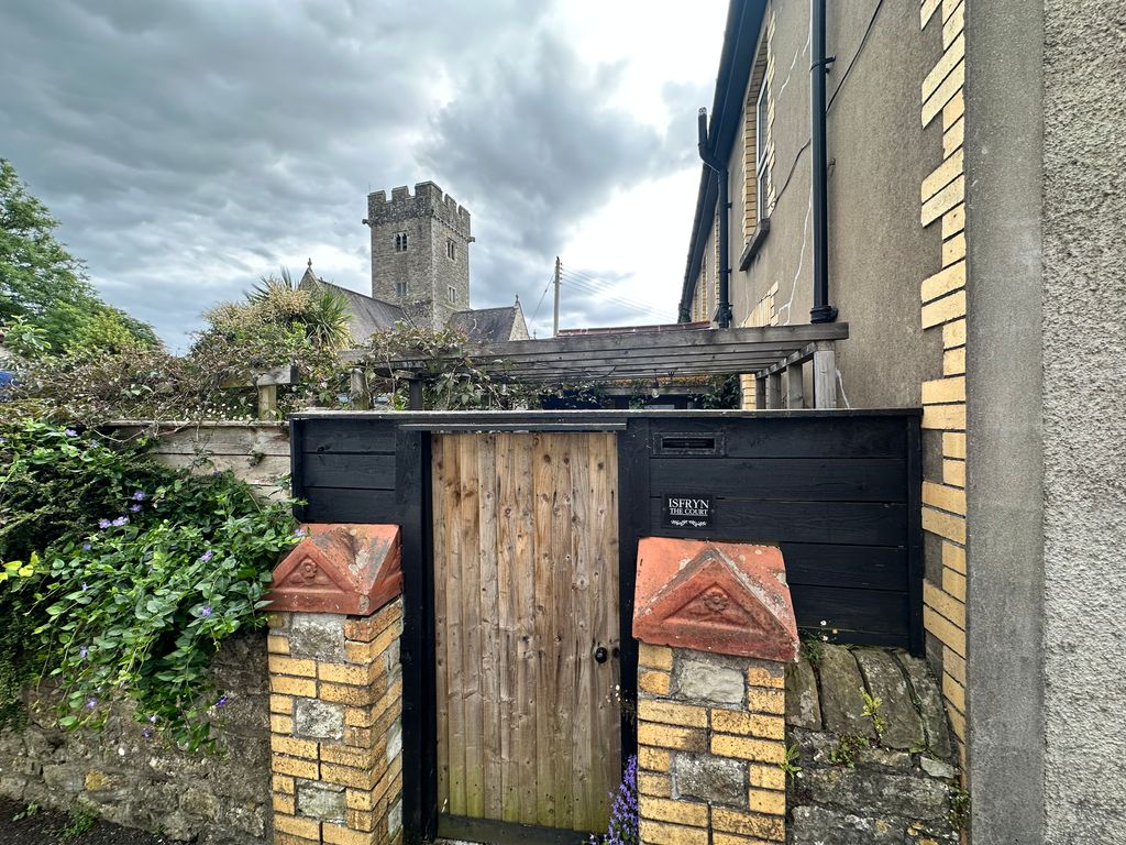 Property photo 2 of 16