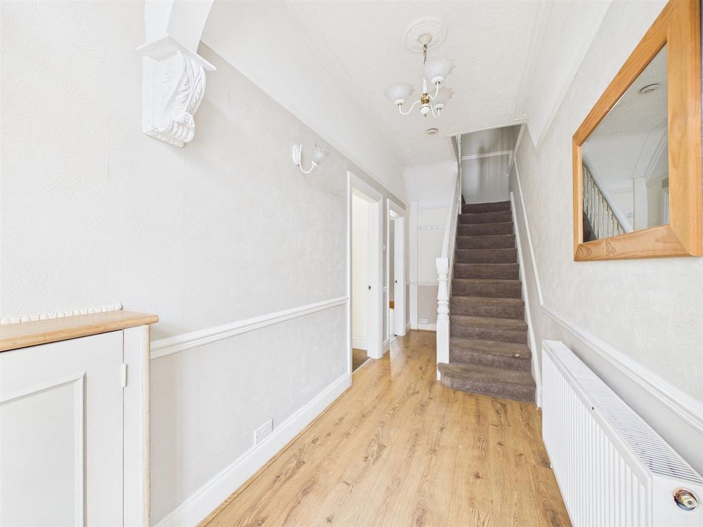 Property photo 2 of 41 Cam03844G0-Pr0403-Still001.Jpg