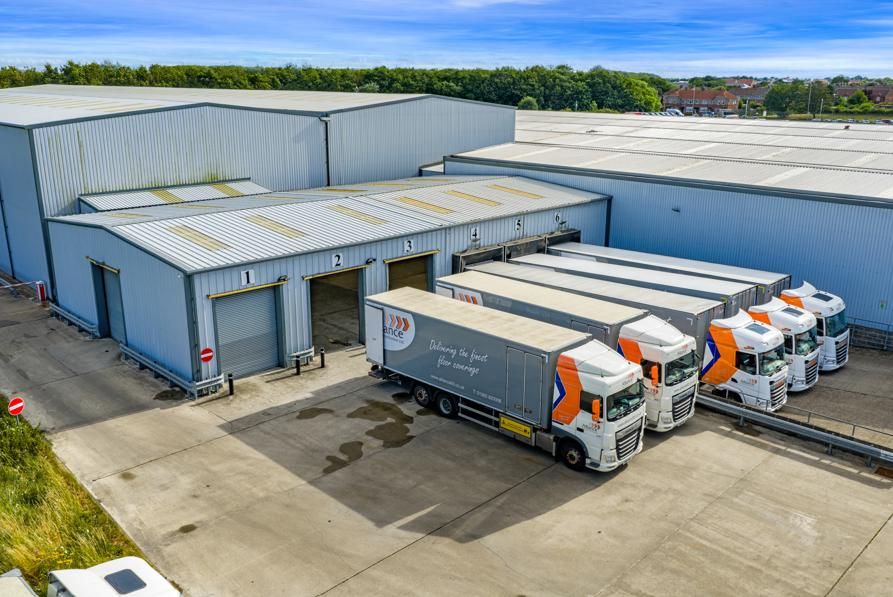 Property photo 3 of 7 Photo 7