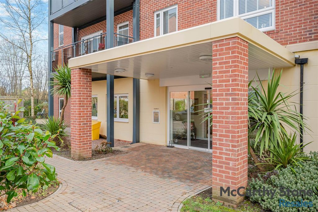 Property photo 2 of 41 8634585-Exterior07.Jpg