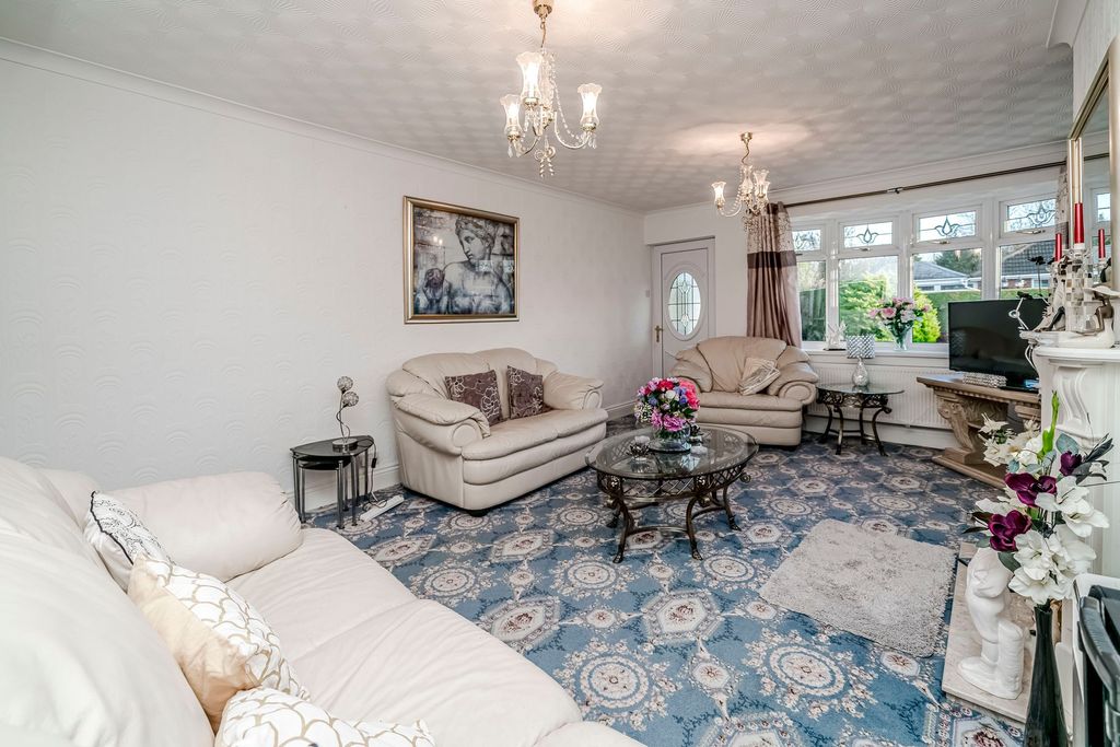 Property photo 2 of 32