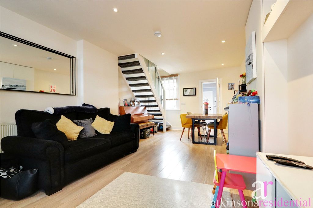 Property photo 2 of 23 Picture No. 09